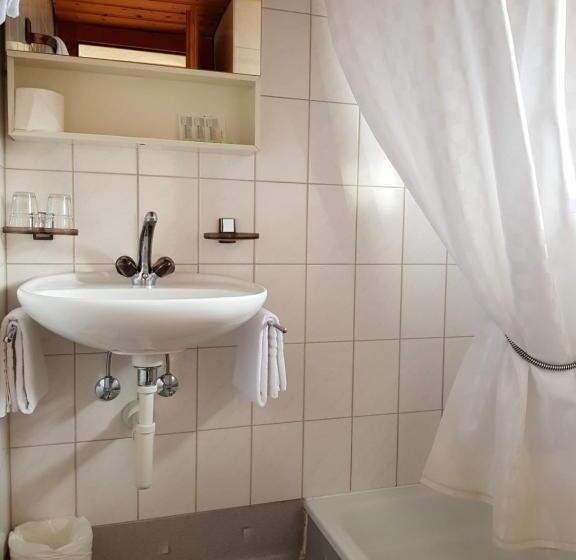 اتاق استاندارد سه نفره, Gasthof Schoenegg B&b