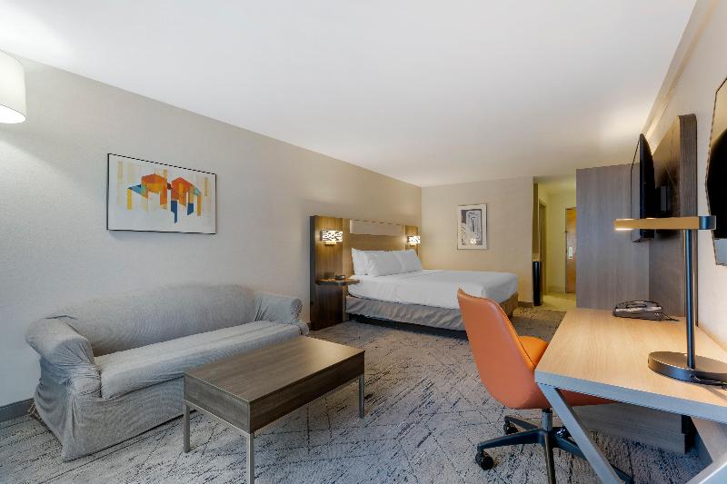 Люкс Кровать Кинг, Holiday Inn Express Hotel & Suites   The Villages, An Ihg