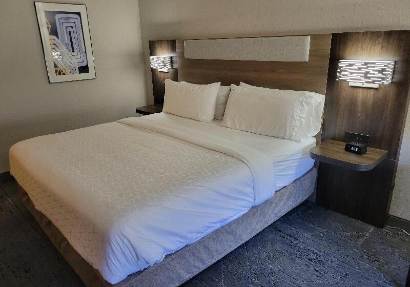 Стандартный Номер Кровать Кинг, Holiday Inn Express Hotel & Suites   The Villages, An Ihg