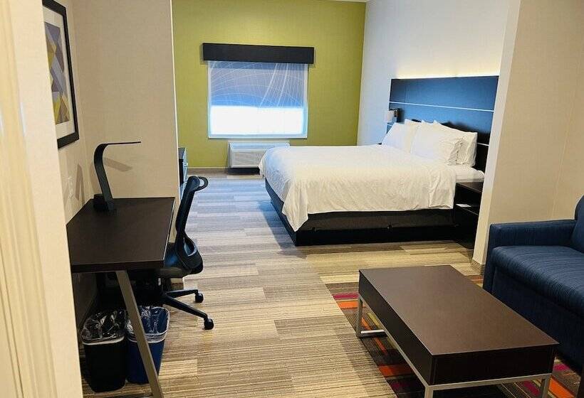 스위트, Holiday Inn Express & Suites Salinas, An Ihg