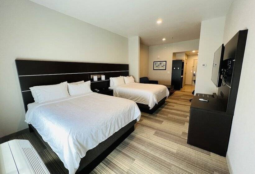 스위트, Holiday Inn Express & Suites Salinas, An Ihg