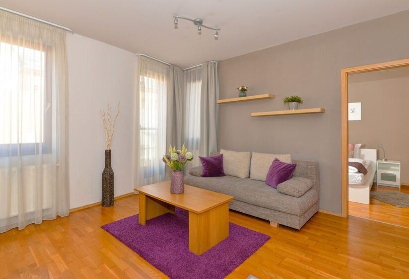Апартаменты 1 Спальня, Central Passage Apartments By Vagabond