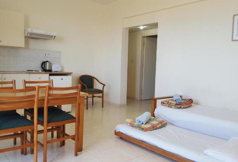 Семейные Апартаменты, Mandalena Hotel Apartments
