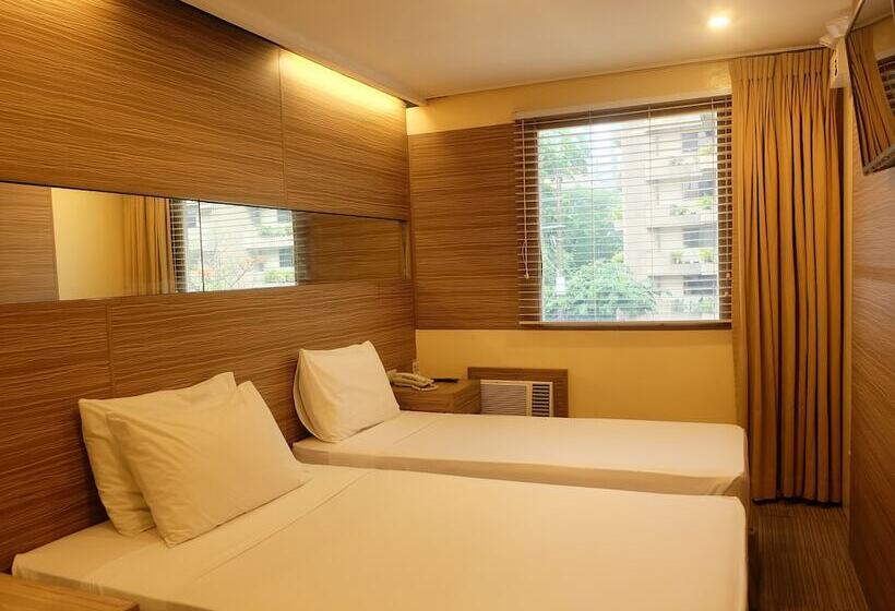 디럭스 트리플 룸, Spaces Hotel Makati