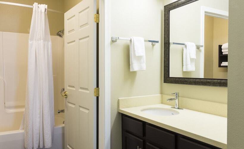 스위트 킹사이즈 침대, Staybridge Suites Fargo By Ihg