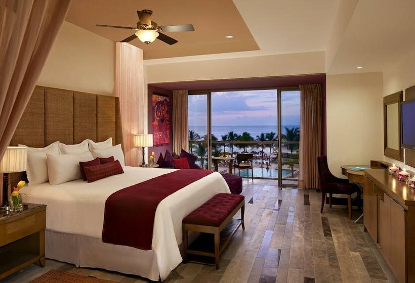 Junior Suite Club, Secrets Vallarta Bay Resort & Spa   Adults Only