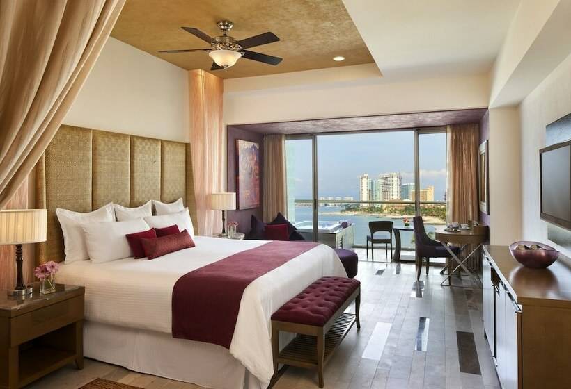 Junior Suite Pat King, Secrets Vallarta Bay Resort & Spa   Adults Only