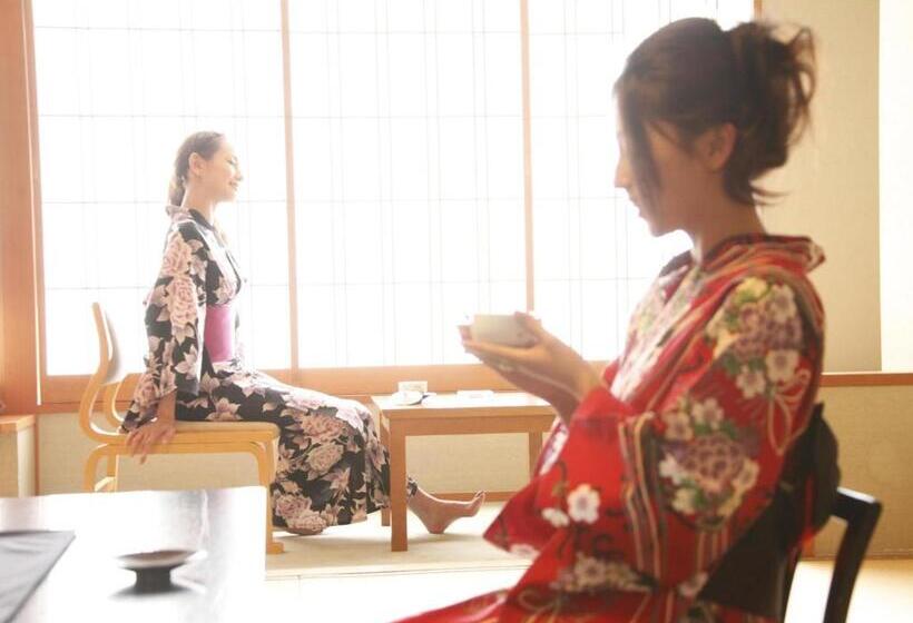 اتاق لوکس, Kotohira Onsen Kotosankaku
