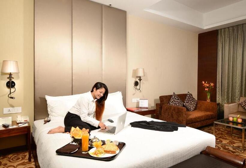 Номер Deluxe, Pride Plaza Hotel, Kolkata