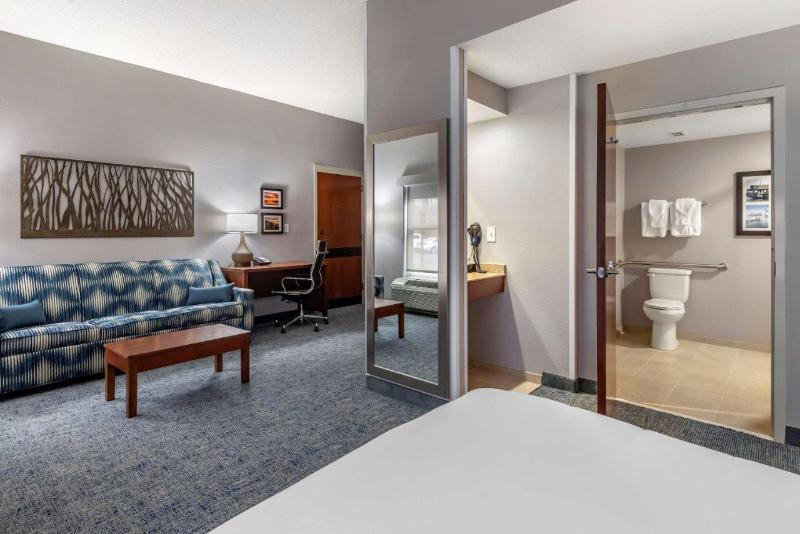 Люкс Адаптированный для Инвалидов, Comfort Suites Near Birkdale Villagehuntersville