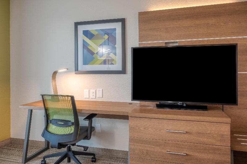Номер Стандарт, Holiday Inn Express Hotel & Suites Greenville, An Ihg