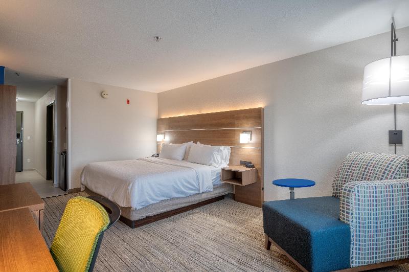 Люкс Кровать Кинг, Holiday Inn Express Hotel & Suites Greenville, An Ihg