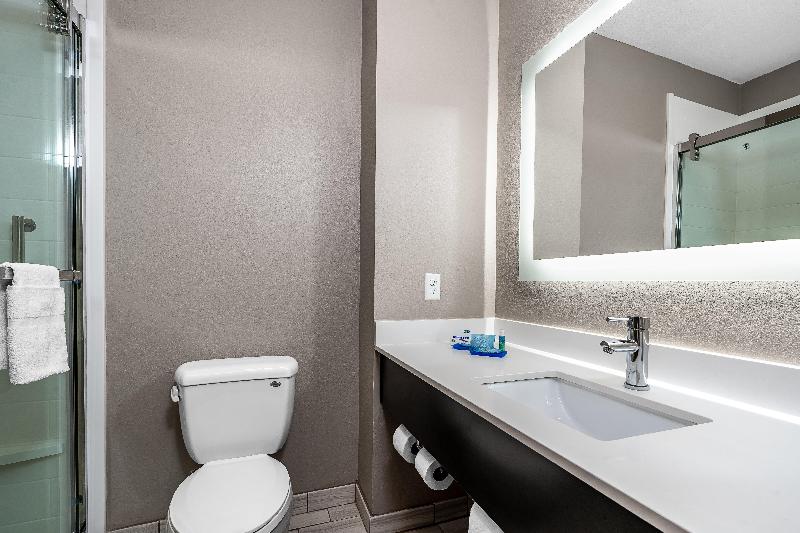 带大床的标准间, Holiday Inn Express Hotel & Suites Kilgore North, An Ihg