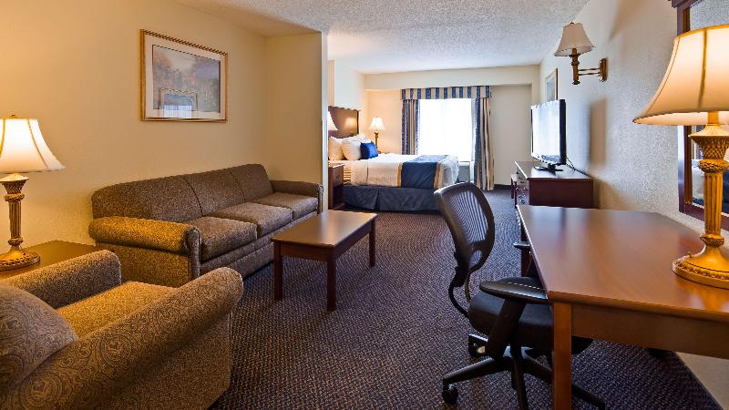 스위트 킹사이즈 침대, Best Western Plus Crossroads Inn & Suites