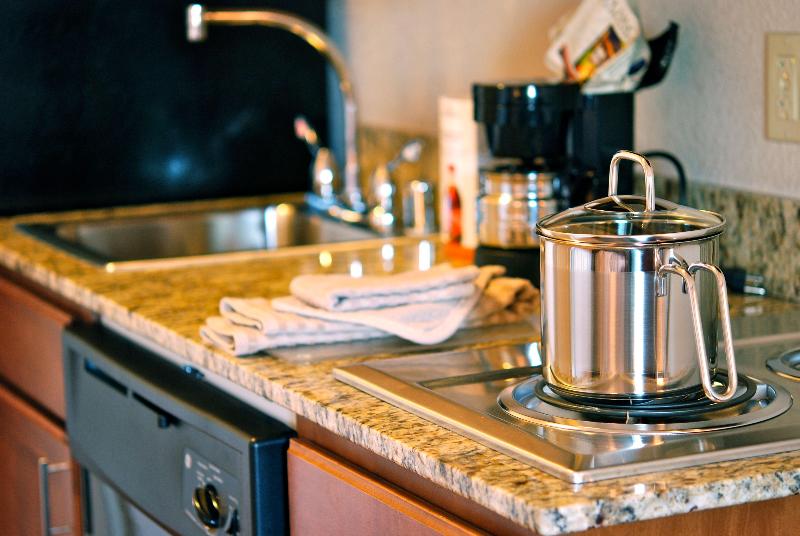 Люкс Кровать Кинг, Candlewood Suites Turlock, An Ihg
