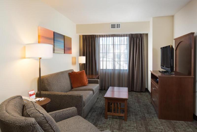Люкс Кровать Кинг, Staybridge Suites Toledo/maumee, An Ihg
