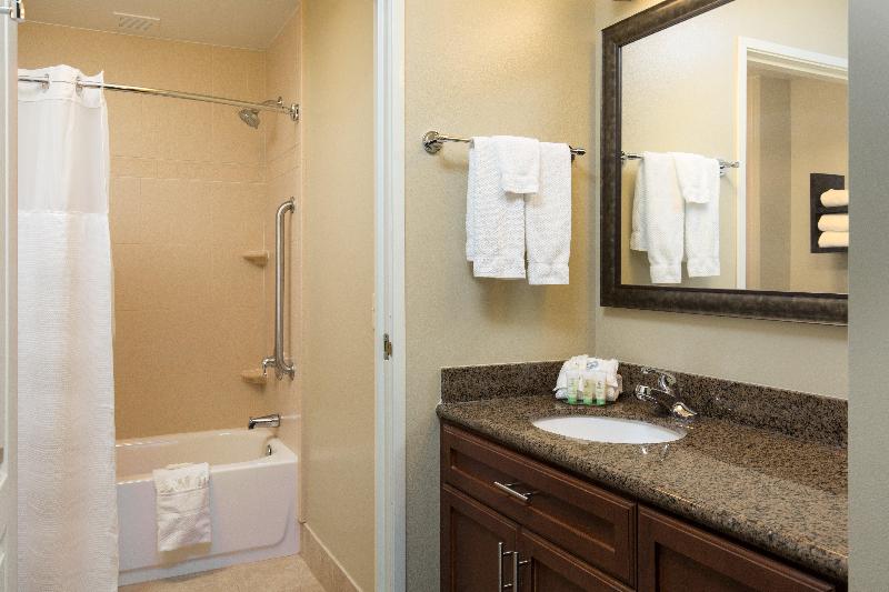 Люкс 2 Спальни, Staybridge Suites Toledo/maumee, An Ihg