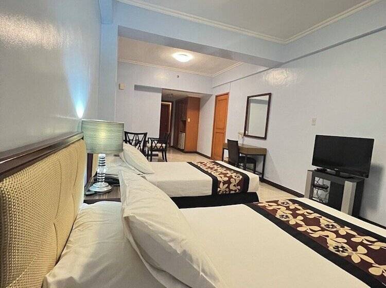 패밀리 룸, Jupiter Suites