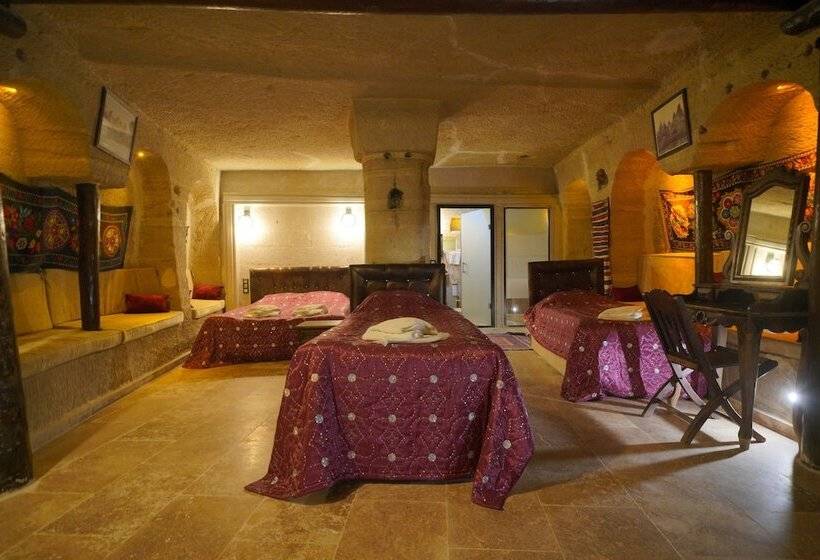 ファミリールーム, Travel Inn Cave