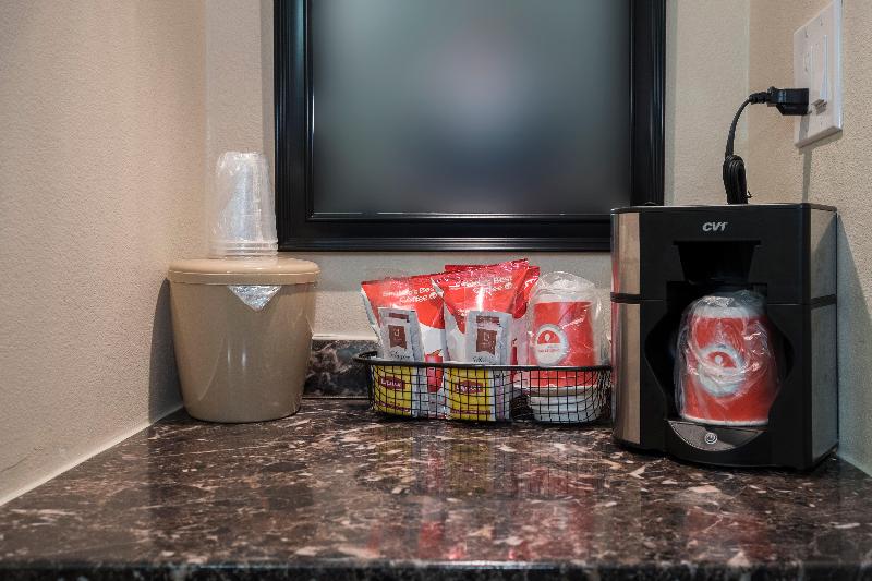 Номер Superior Кровать Кинг, Red Roof Inn Plus+ Poughkeepsie