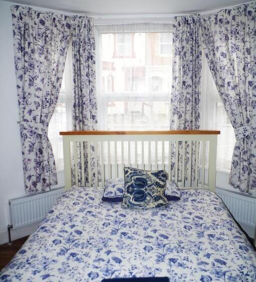 家庭间, Abbey Lodge Guest House