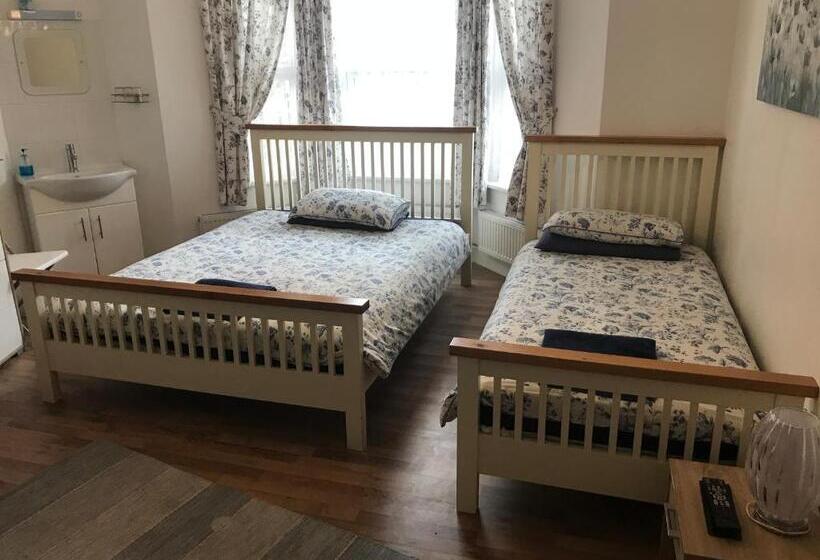 חדר משפחתי, Abbey Lodge Guest House