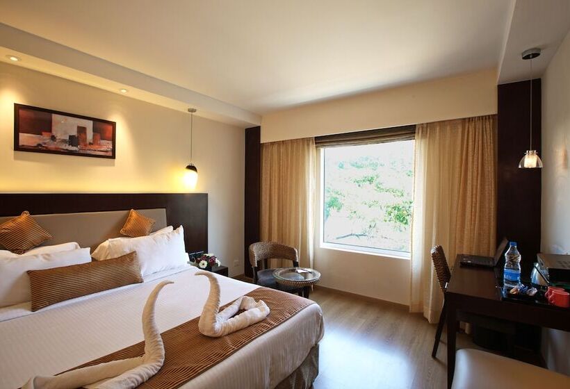 غرفة تنفيذية, Octave Hotel & Spa   Sarjapur Road