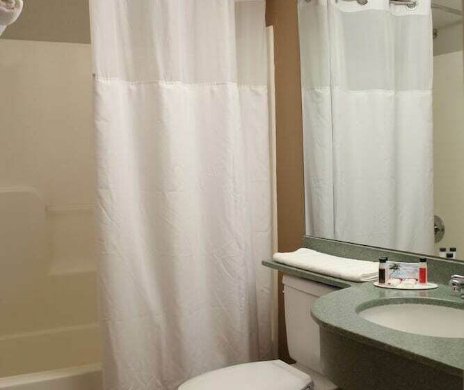 Номер Deluxe, York Microtel Inn & Suites By Wyndham
