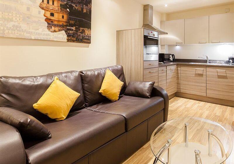Дом 4 Спальни, Staycity Aparthotels Edinburgh West End