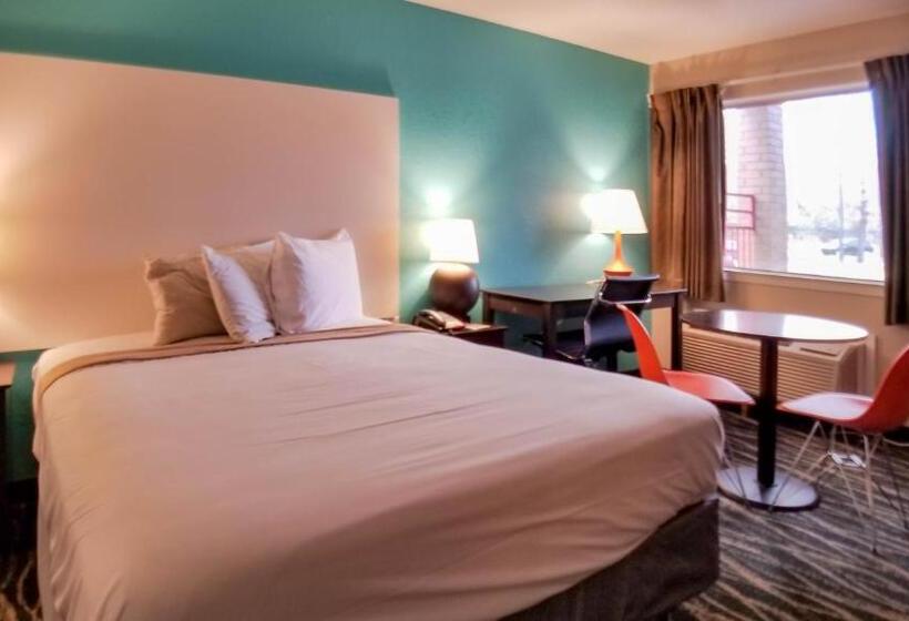 Chambre Standard Lit King Size Adaptée aux Personnes à Mobilité Réduite, Howard Johnson By Wyndham Houston Hobby