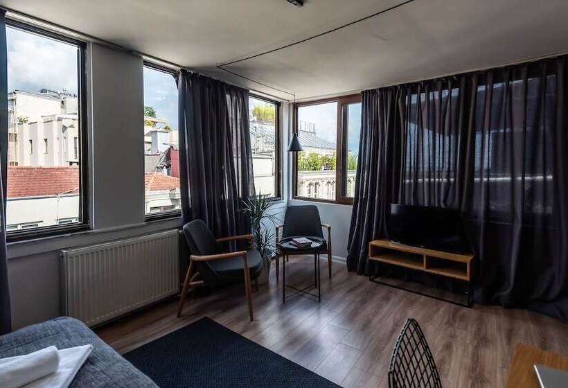デラックスルーム, Pesa Suites