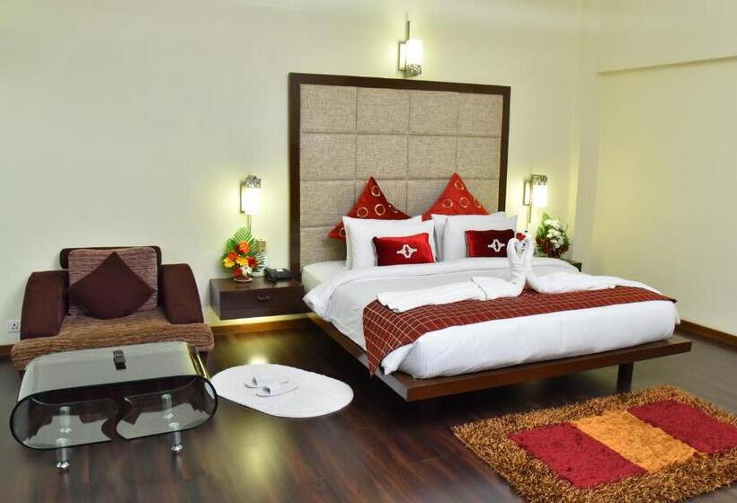 Люкс, Seasons  Rajkot