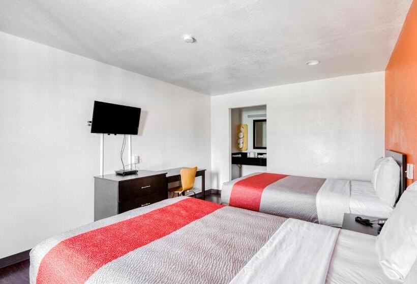 带2个双人床的标准工作室, OYO Hotel Baton Rouge East I-12