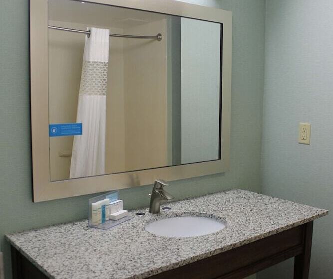 Номер Стандарт, Hampton Inn Dahlgren