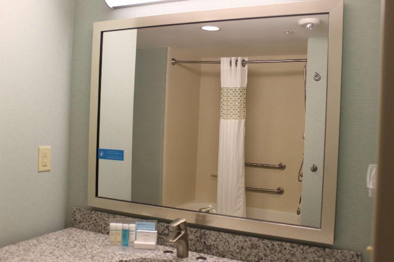 Стандартный Номер Кровать Кинг, Hampton Inn Dahlgren