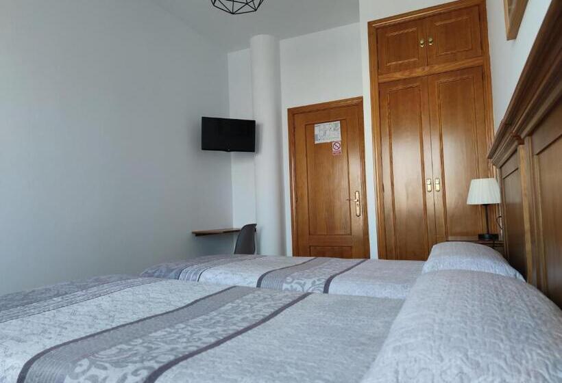 标准间带阳台, Hostal Parador De Los Llanos