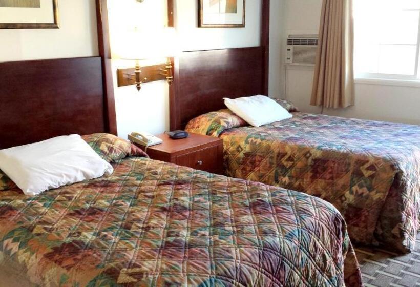 Номер Стандарт 2 Двуспальные Кровати, Executive Inn & Suites