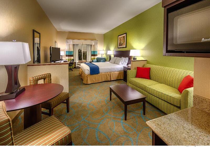 스위트 킹사이즈 침대, Holiday Inn Express Hotel & Suites Red Bluff South Redding By Ihg