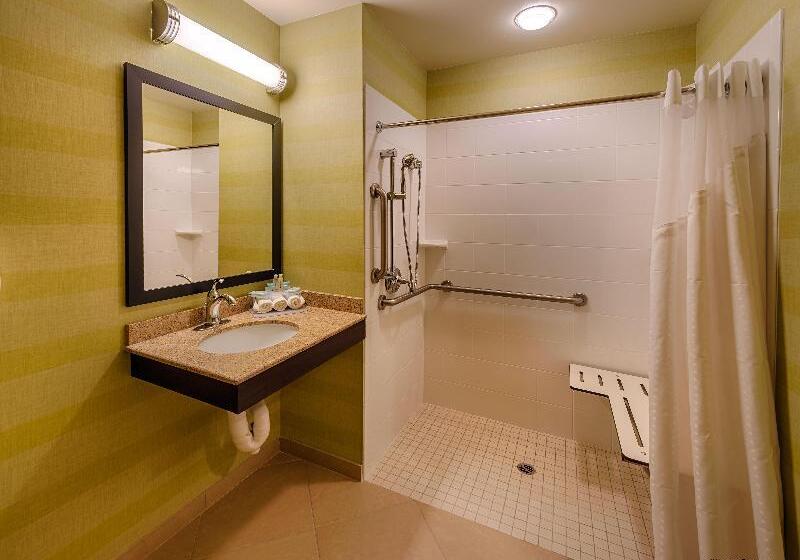 장애인을 위한 킹사이즈 침대 스탠다드 룸, Holiday Inn Express Hotel & Suites Red Bluff South Redding By Ihg