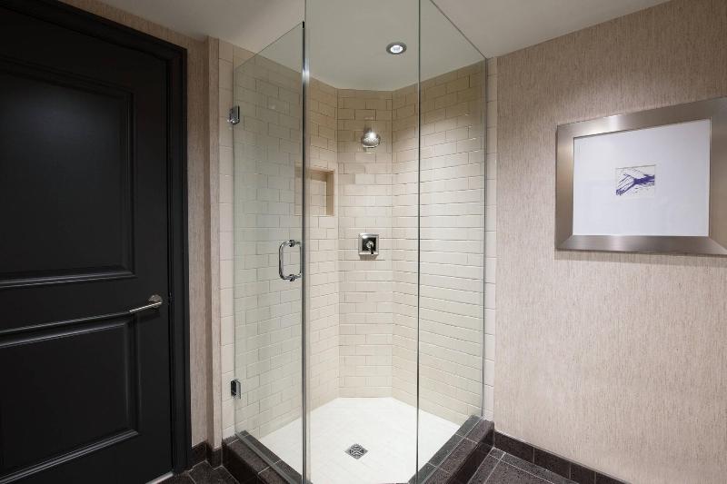 스위트 킹사이즈 침대, The Westin Huntsville