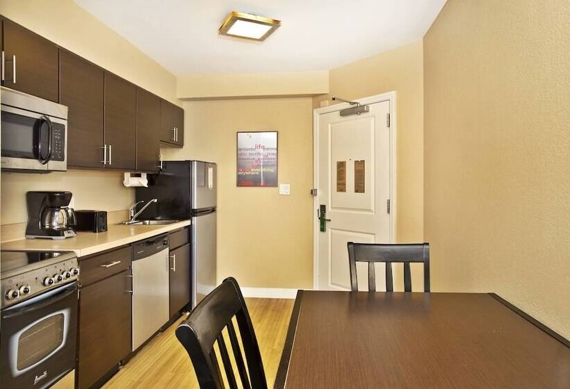 Люкс 2 Спальни, Towneplace Suites Republic Airport Long Island Farmingdale