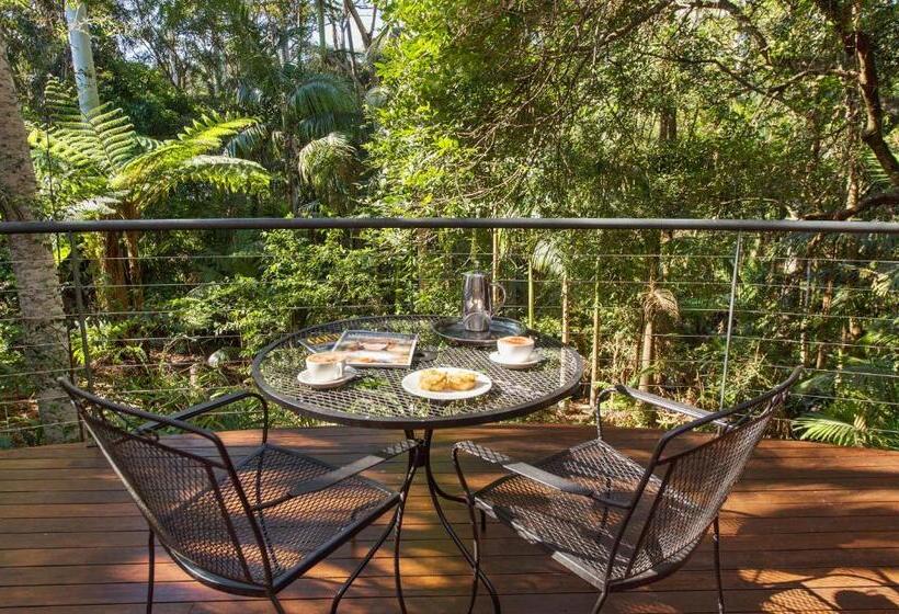수피리어 스튜디오, Pethers Rainforest Retreat