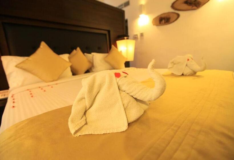 Люкс, Grand Udawalawe Safari Resort