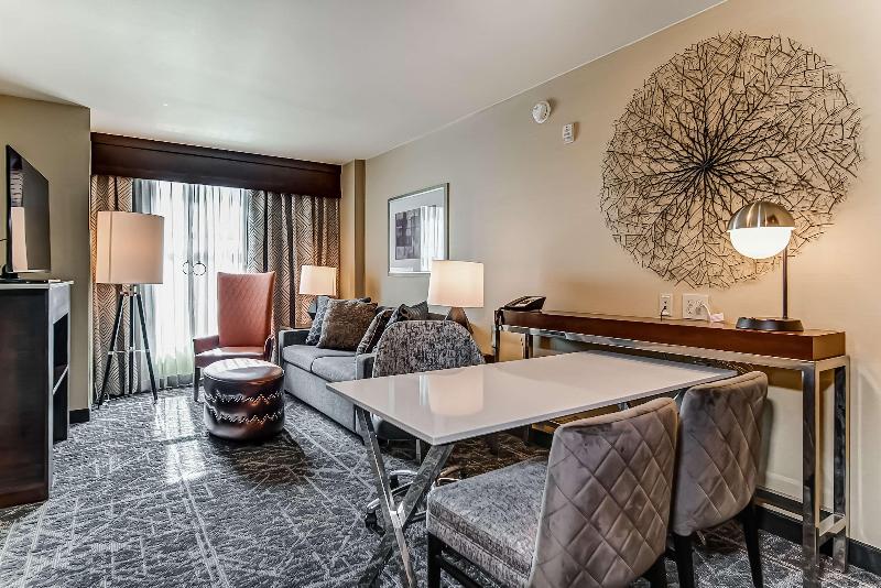 Люкс Кровать Кинг, Embassy Suites Atlanta   Kennesaw Town Center