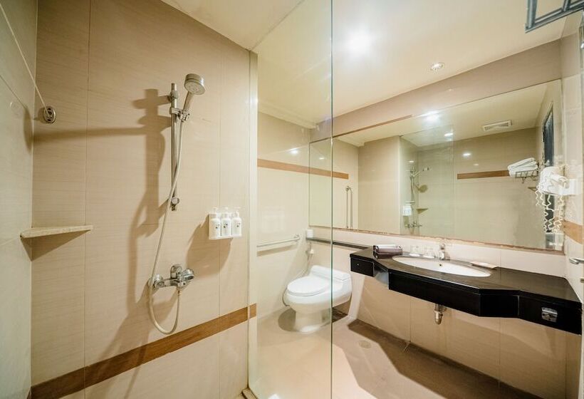 Номер Deluxe, Swiss Belhotel Rainforest