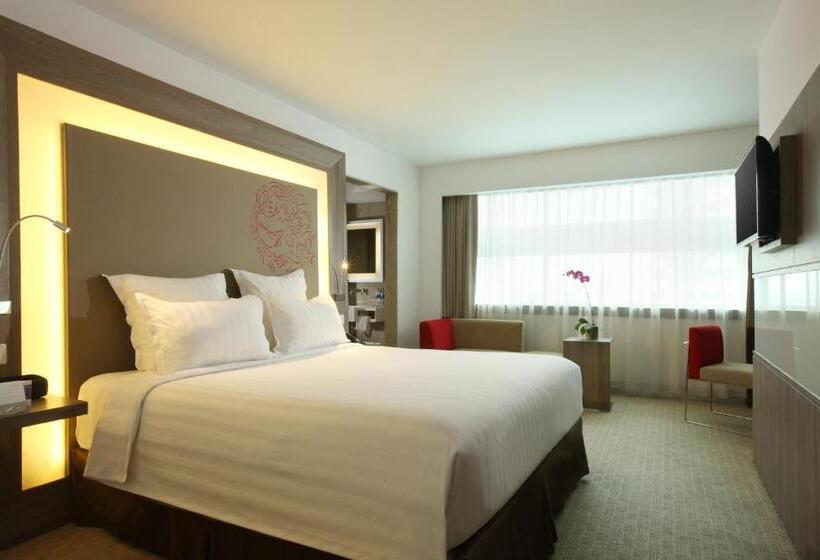 Люкс Superior, Novotel Jakarta Gajah Mada