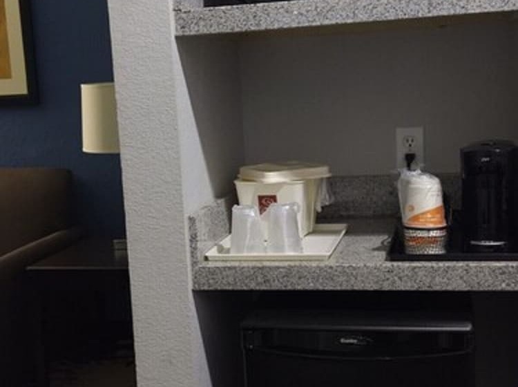 Люкс, Comfort Suites Greenville