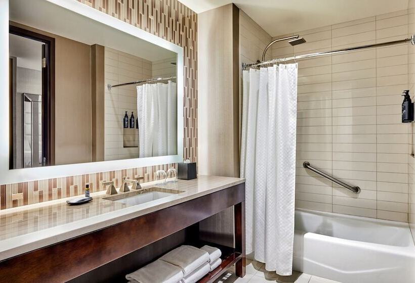 Номер Executive, The Westin Phoenix Downtown