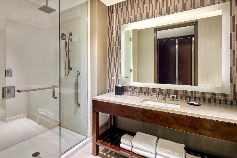 Номер Executive, The Westin Phoenix Downtown