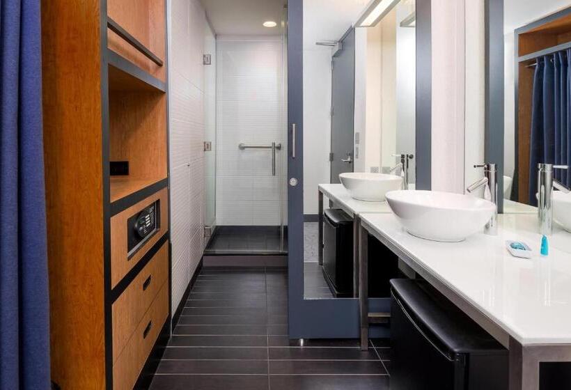 Номер Стандартный Кровать Куин, Aloft Asheville Downtown